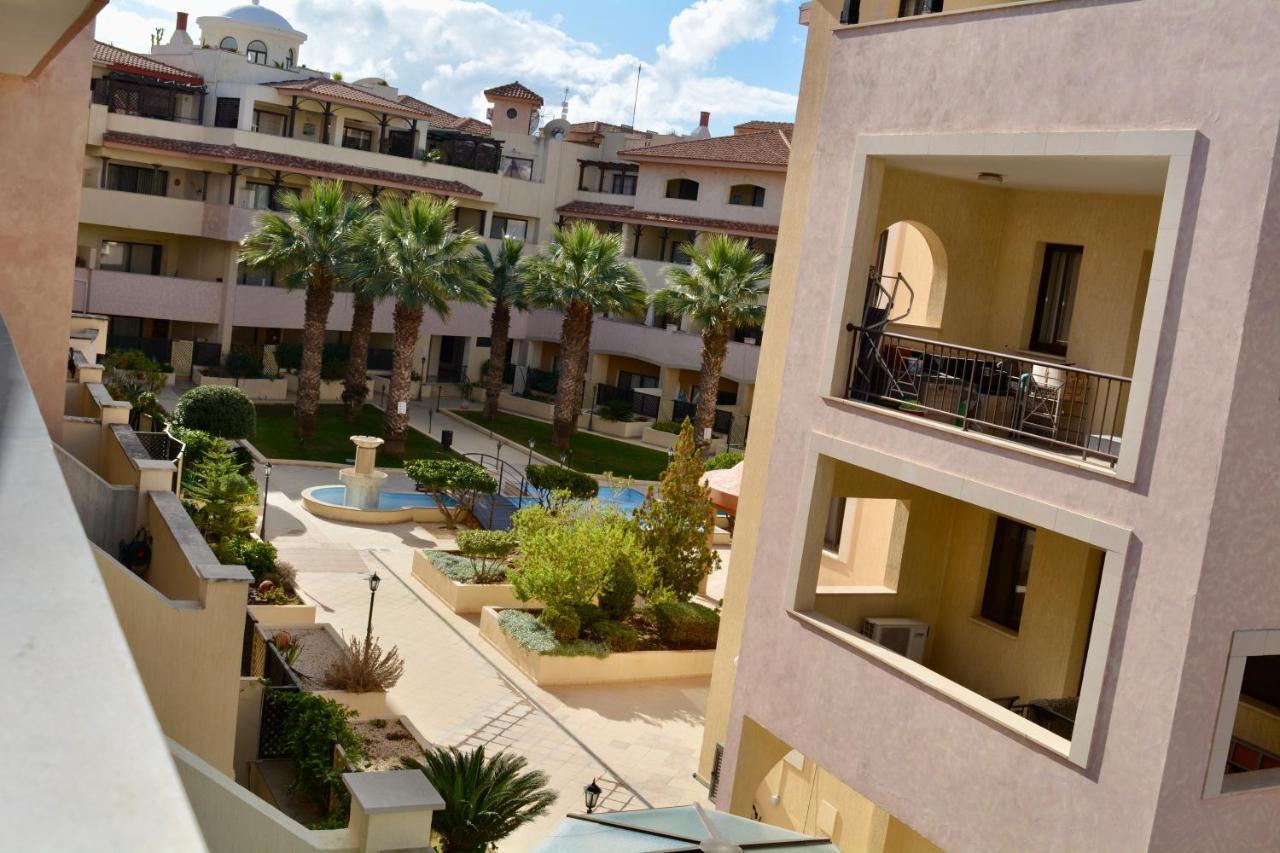Queens Gardens - Kato Paphos - Next To Kings Ave Mall --- By Yiota Luaran gambar