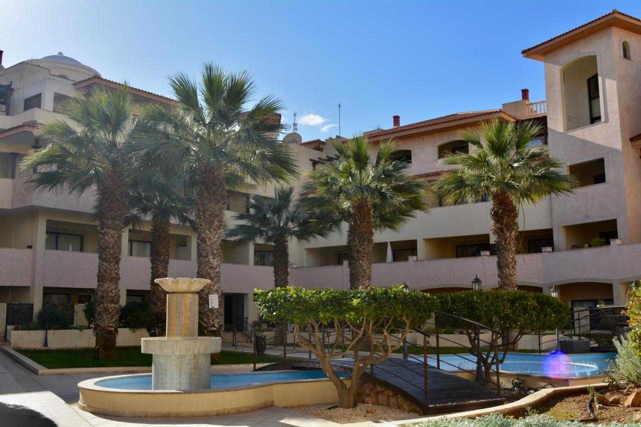 Queens Gardens - Kato Paphos - Next To Kings Ave Mall --- By Yiota Luaran gambar
