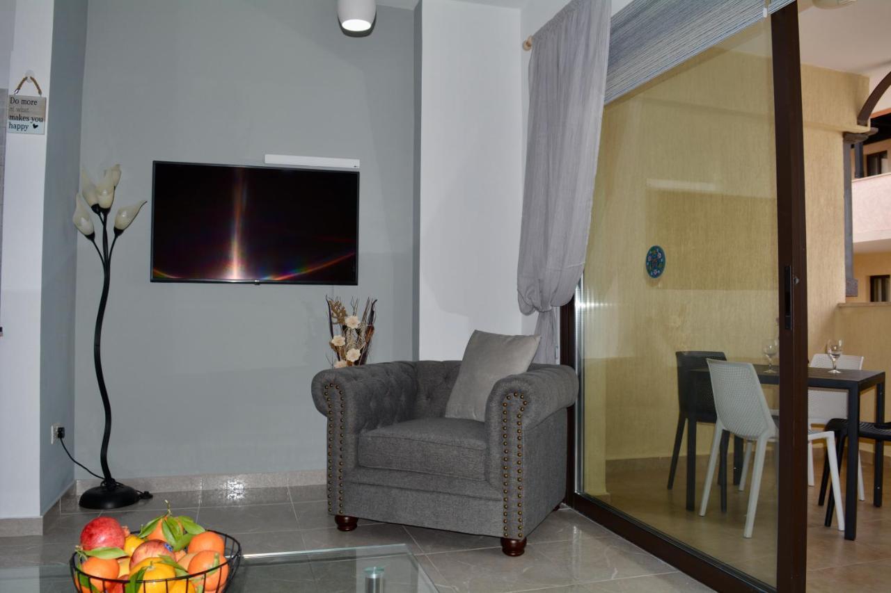 Queens Gardens - Kato Paphos - Next To Kings Ave Mall --- By Yiota Luaran gambar